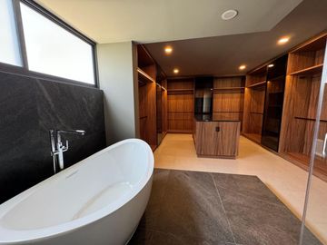 VENDO CASA NUEVA EN EL BOSQUE COUNTRY CLUB DE GRAN JARDIN EN LEON GTO