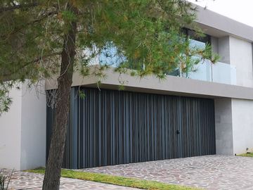 VENDO CASA NUEVA EN EL BOSQUE COUNTRY CLUB DE GRAN JARDIN EN LEON GTO