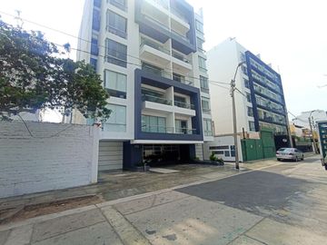 Venta Departamento Flat Amoblado – Parque Maria Reiche