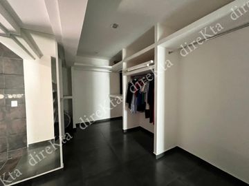 Pago de CONTADO, precio a tratar, Residencia en Juriquilla, Alberca, Casa de Huéspedes