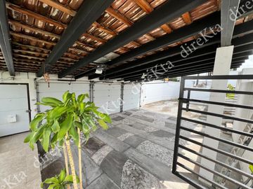 Pago de CONTADO, precio a tratar, Residencia en Juriquilla, Alberca, Casa de Huéspedes