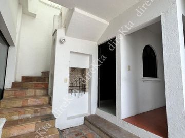 Pago de CONTADO, precio a tratar, Residencia en Juriquilla, Alberca, Casa de Huéspedes