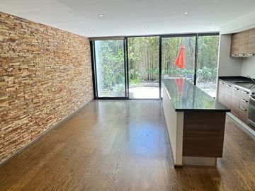¡Precio de Oportunidad! Con 200m2, Dos Recamaras con 2.5 Baños.