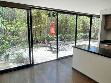 ¡Precio de Oportunidad! Con 200m2, Dos Recamaras con 2.5 Baños.