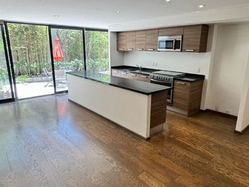 ¡Precio de Oportunidad! Con 200m2, Dos Recamaras con 2.5 Baños.