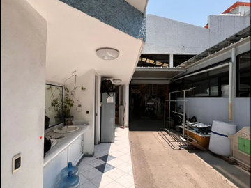 EDIFICIO Y BODEGA EN VENTA EN LA COL. ANZÚRES.