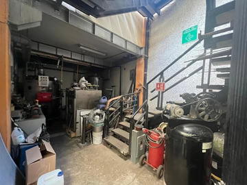 EDIFICIO Y BODEGA EN VENTA EN LA COL. ANZÚRES.