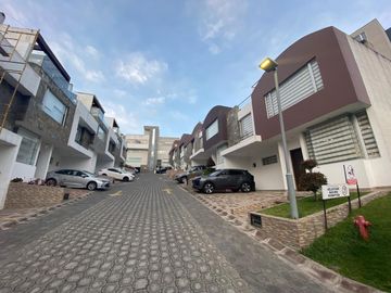 VENTA DE CASA SANTA LUCIA ALTA 3D EN CONJUNTO CENTRO NORTE DE QUITO