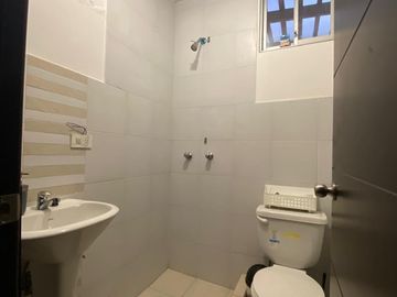 VENTA DE CASA SANTA LUCIA ALTA 3D EN CONJUNTO CENTRO NORTE DE QUITO