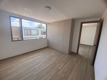 CASA DE VENTA EN LA MORITA TUMBACO 3 DORMITORIOS