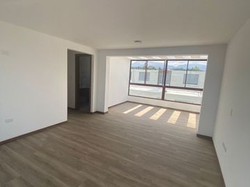 CASA DE VENTA EN LA MORITA TUMBACO 3 DORMITORIOS