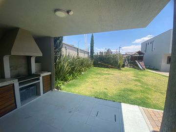 CASA DE VENTA EN LA MORITA TUMBACO 3 DORMITORIOS