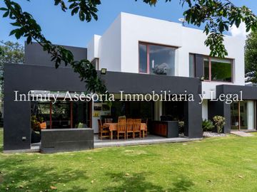 CASA EN VENTA TUMBACO