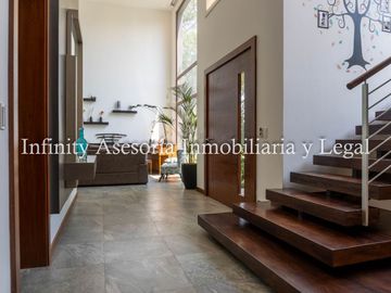 CASA EN VENTA TUMBACO