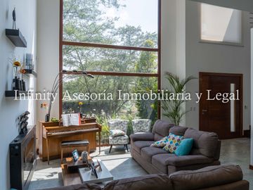 CASA EN VENTA TUMBACO