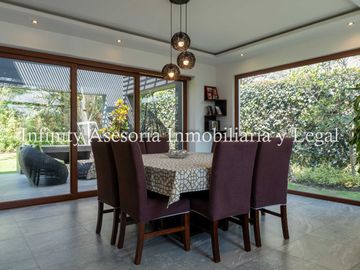 CASA EN VENTA TUMBACO