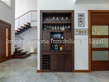 CASA EN VENTA TUMBACO