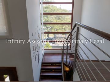 CASA EN VENTA TUMBACO