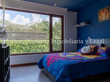 CASA EN VENTA TUMBACO