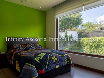 CASA EN VENTA TUMBACO
