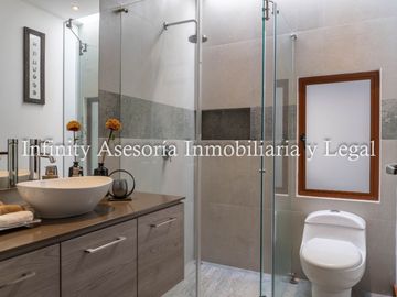 CASA EN VENTA TUMBACO