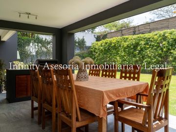 CASA EN VENTA TUMBACO