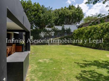 CASA EN VENTA TUMBACO