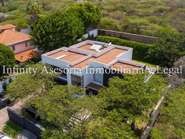CASA EN VENTA TUMBACO