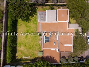 CASA EN VENTA TUMBACO