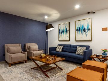 Casa en venta en El Nuevo Refugio Querétaro. 4 recámaras, 3 autos.