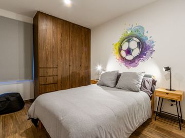 Casa en venta en El Nuevo Refugio Querétaro. 4 recámaras, 3 autos.