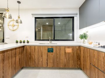 Casa en venta en El Nuevo Refugio Querétaro. 4 recámaras, 3 autos.