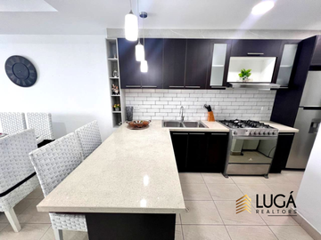 Departamento totalmente amoblado frente al mar en venta, sector playa Murciélago, edificio cuenta con generador de luz propio,  Manta, Ecuador