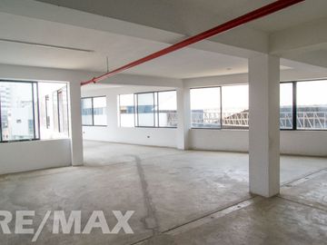 Alquiler de Oficina en Zona Industrial de Santa Anita 124 M2