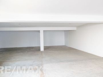 Alquiler de Oficina en Zona Industrial de Santa Anita 124 M2