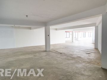 Alquiler de Oficina en Zona Industrial de Santa Anita 124 M2