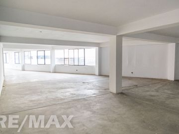 Alquiler de Oficina en Zona Industrial de Santa Anita 124 M2