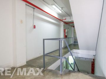 Alquiler de Oficina en Zona Industrial de Santa Anita 124 M2