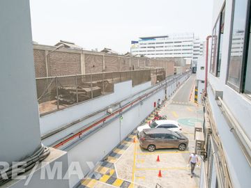 Alquiler de Oficina en Zona Industrial de Santa Anita 124 M2