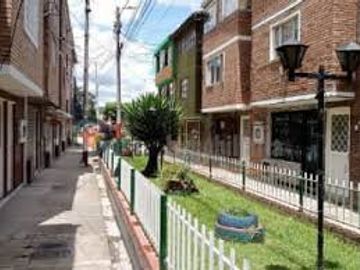 CASA TRES NIVELES URB/ MARICHUELA 100 Mtrs2 $230.000.000 negociables
