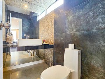 SE ALQUILA INCREIBLE DUPLEX AMOBLADO, 430 M2. ZONA RESIDENCIAL CERCA A LA UNIVERSIDAD DE LIMA