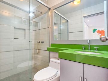 SE ALQUILA INCREIBLE DUPLEX AMOBLADO, 430 M2. ZONA RESIDENCIAL CERCA A LA UNIVERSIDAD DE LIMA