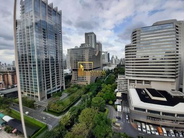 Muniq Langsuan | Unfurnished 2 Bed Luxury Condo For Sale