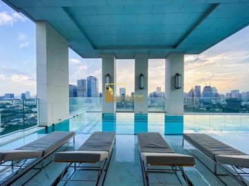 Muniq Langsuan | Unfurnished 2 Bed Luxury Condo For Sale