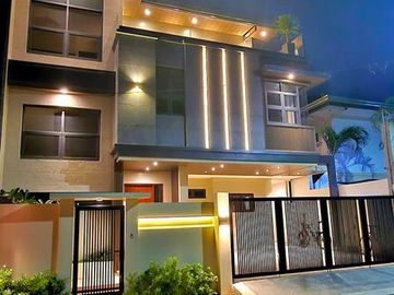 FOR SALE: 5BR House and Lot in Vermont Park Executive Village, Antipolo
