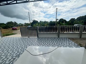 Newly Built 3 Bedroom House 2.3km or 5 minutes from Mae Ramphueng Beach