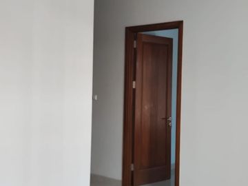 Rumah dijual Bumi Bintaro Permai ada Roof Top Bangunan Baru Semi Furnish