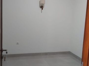 Rumah dijual Bumi Bintaro Permai ada Roof Top Bangunan Baru Semi Furnish