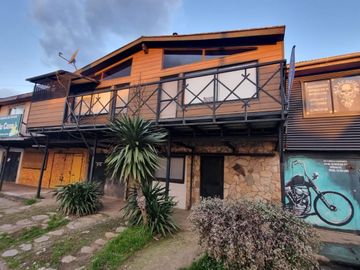 Amplia Casa con Local Comercial Sector Corvi
