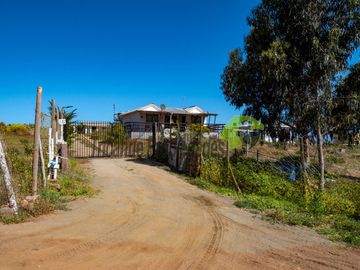 Parcela con 3 casas, bodega y garage techado, sector El Arrayán. La Serena. $100 millones